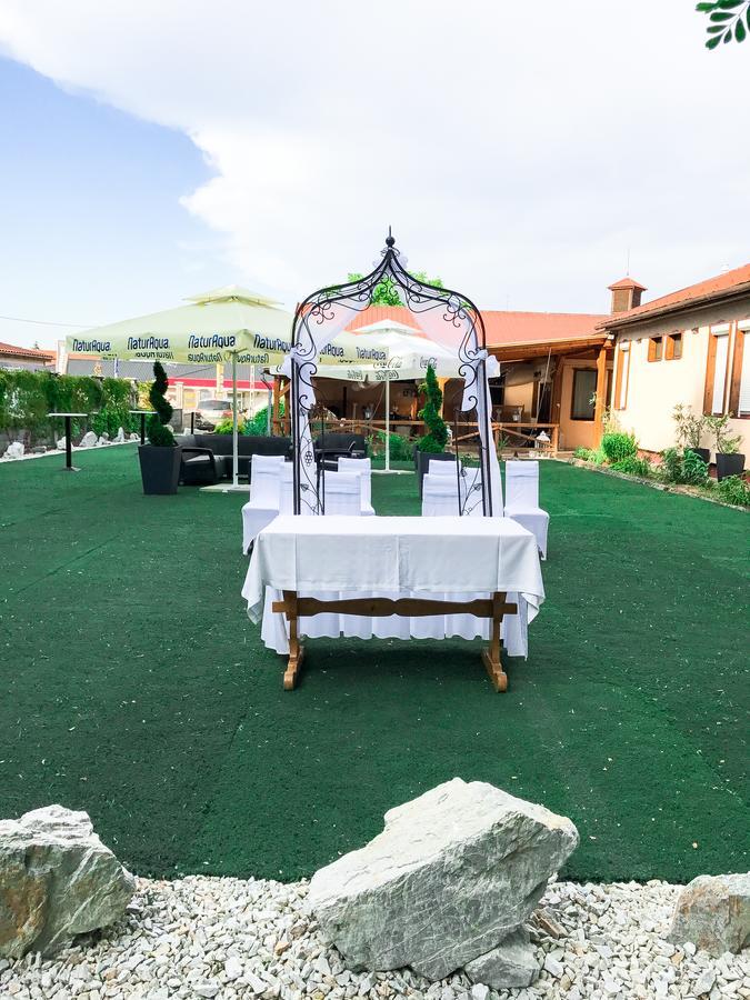 Sztar Motel Etterem Balassagyarmat 外观 照片